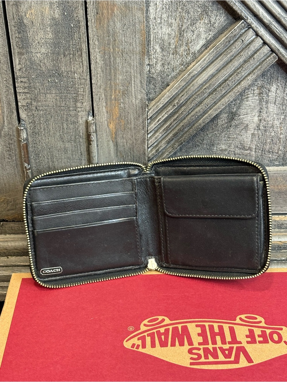 Coach Blk Leather Zipper
Wallet